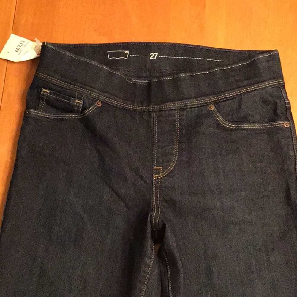 Levi’s dark wash jegging blue jeans